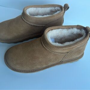 Bearpaw Shorty Suede Boots Size 7
